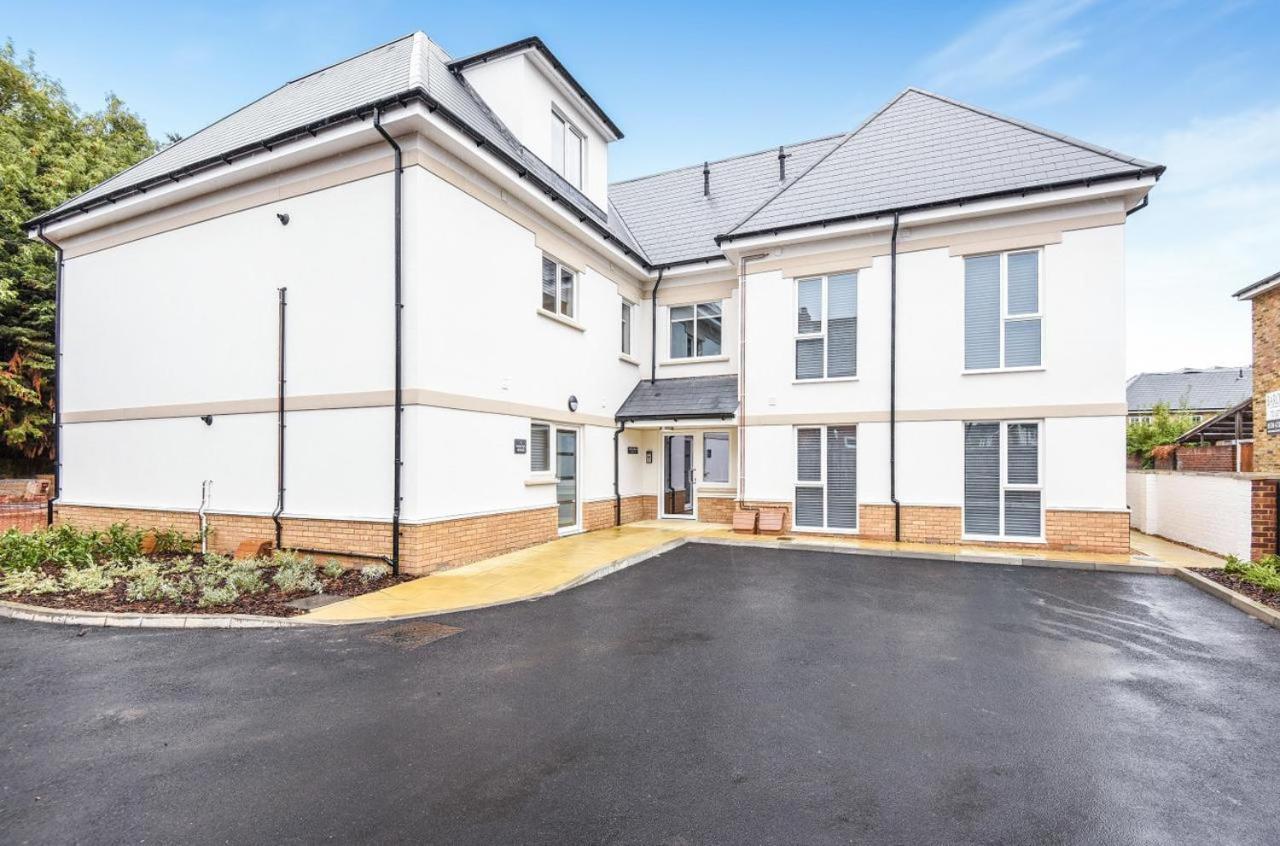 Appartamento Magna House Egham Esterno foto